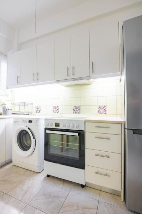 Your Perfect Place 1Min From Kato Patissia Station -100Mbps Athens Ngoại thất bức ảnh